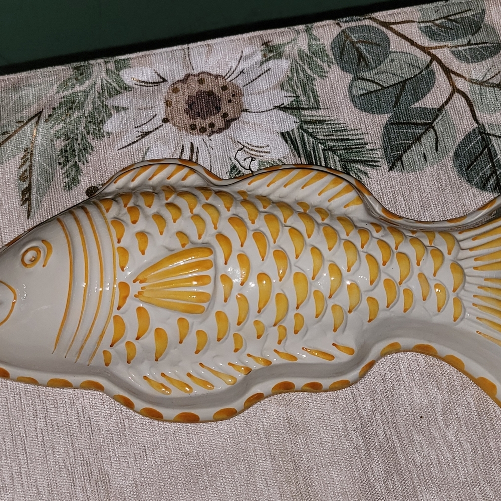 Bassano Ceramiche ABC Made In Italy Ceramic White & Gold Large Smiling Fish Mold - Picture 12 of 13